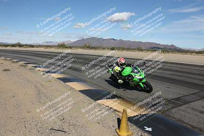 media/Nov-16-2025-Race Pace (Sun) [[8c5fa54630]]/Non Verified Riders (1st 20 Minutes)/3-Turn 3 Inside (11am)/